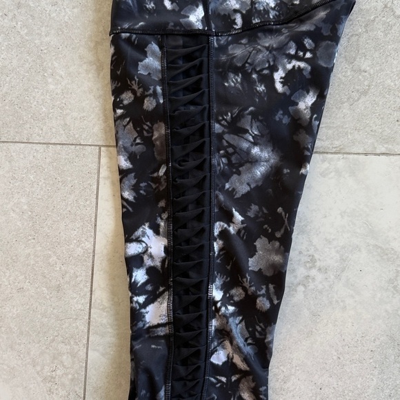 Lululemon Sunshine Salutation Crop (Full-On Luxtreme) 6 - Picture 9 of 13